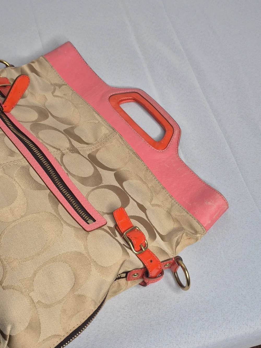 COACH HANDBAG/CLUTCH